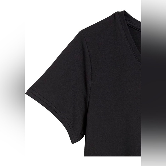 NWT Amazon Essentials Women's Tech Stretch Short-Sleeve V-T-Shirt (2pack) sz 5X - Picture 7 of 10